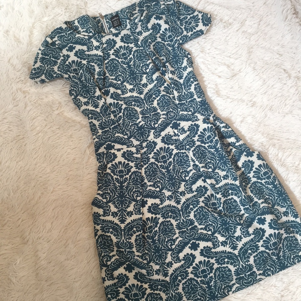 Green & white dress with pockets